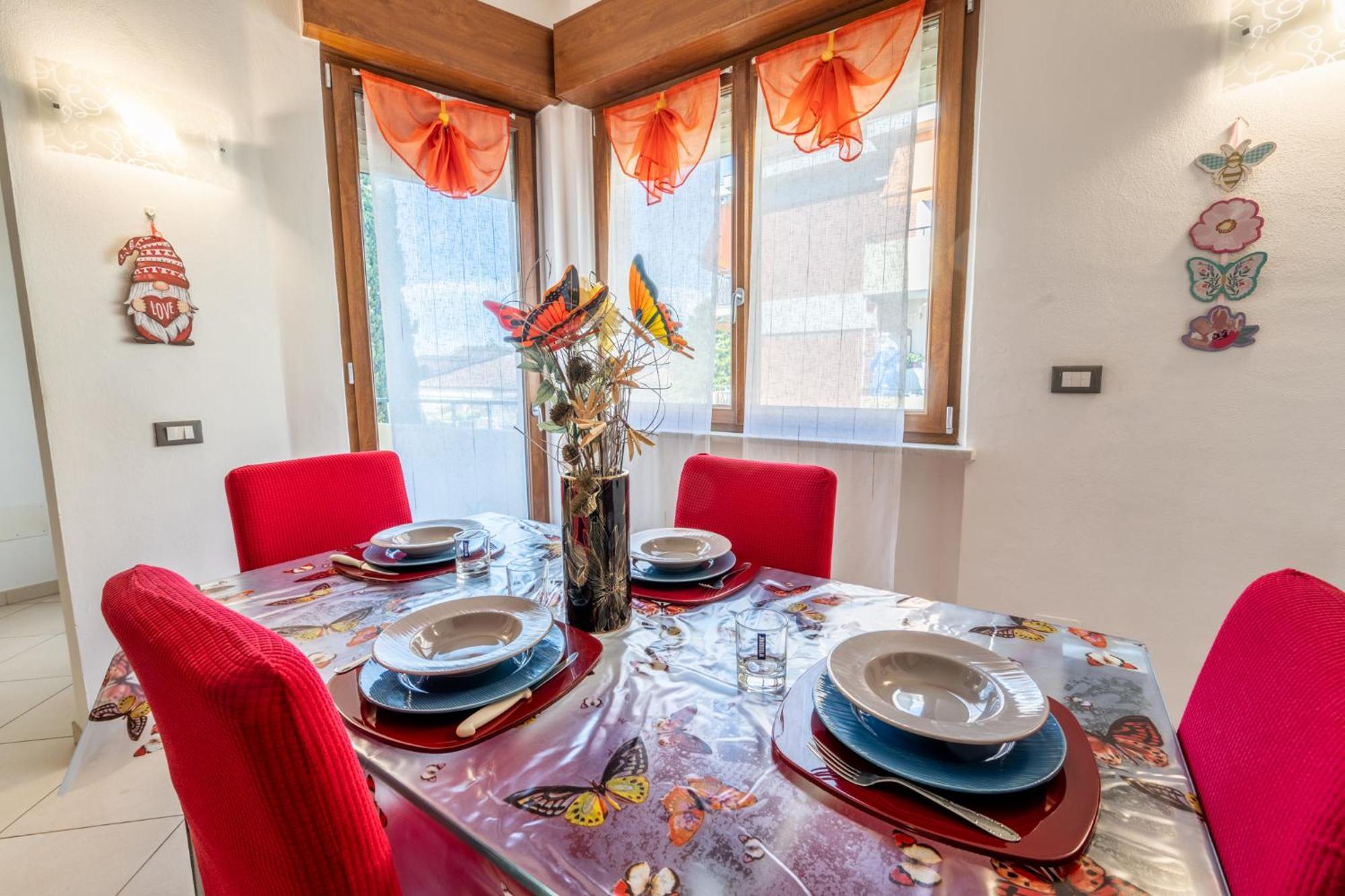 Апартаменты New Luxury 2Bdr Terrace, Views, Ac Марина-ди-Каррара Экстерьер фото